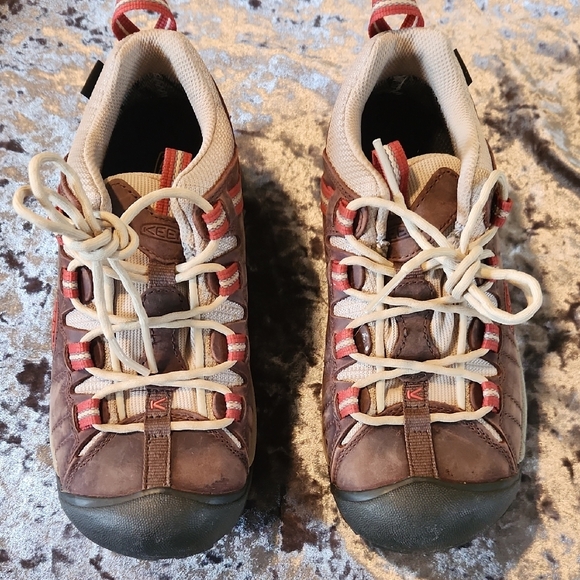 Keen Shoes - KEEN Hikers